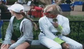 The Thing That Triggered This Woman S Lifelong Fear Of Clowns Funny Gif Funny Photos Funny People