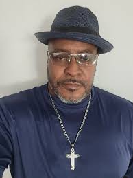 Just wanted to drop in and say Hello to the group. My name is Gil and I'm  from Chicago.