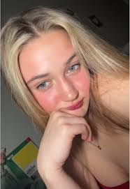 Carly Cruz's Instagram, Twitter & Facebook