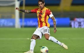 Nicolas viola, 31, aus italien benevento calcio, seit 2016 zentrales mittelfeld marktwert: Ex Reggina La Situazione Di Nicolas Viola In B Lo Vogliono Tutti Ma Tifo Reggina
