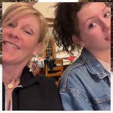 Here is a little St Patrick's Day cheer from Natalie and Donnell and the  family! 🍀🍀🍀