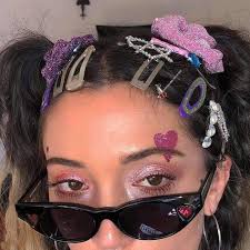 Maybe you would like to learn more about one of these? How To Pull Off The 90s Hair Clip Trend With Short Hair Society19