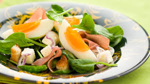 Assaisonnez votre salade composée avec goût, grâce à nos idées de sauces au fromage frais et 10 recettes originales de salade composée au fromage de brebis etorki® à emporter en. Salade Composee Au Jambon Cru Decouvrez Les Recettes De Cuisine De Femme Actuelle Le Mag