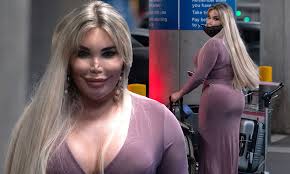 Découvrez tout ce que jessica alves (jessalves45) a découvert sur pinterest, la plus grande collection d'idées au monde. Jessica Alves Shows Off Her 30 000 Bum Augmentation In A Figure Hugging Purple Dress Daily Mail Online