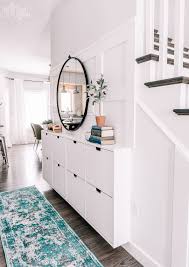 Kleiner Eintrag Umarbeitung Mit Tonnen Flur Lagerung In 2020 Narrow Hallway Decorating Entryway Decor Small Small Entryways