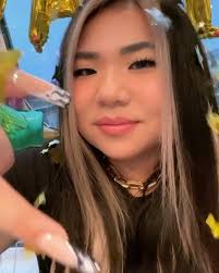 Gold Kim's Instagram, Twitter & Facebook