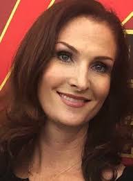 Robin Kirtley's Instagram, Twitter & Facebook