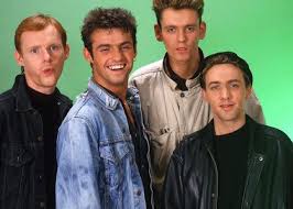 Tony kanal (1970), gwen stefani (1969), adrian young (1969) and tom dumont (1968). Marti Pellow Official Bio