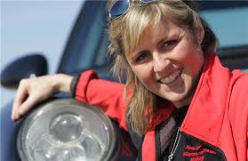 Schmitz had an intimate relationship with motorsports as a young child since her parents ran the hotel am tiergarten in nurburg. Sie War Die Einzigartige Konigin Vom Ring