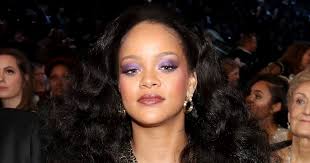 Despite her newfound fame, though, people still sometimes mistake day for rihanna. Assim Com Andra Day Rihanna Exibiu Make Com Sombra Lilas No Evento Purepeople