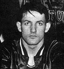 Louis Robertson's Instagram, Twitter & Facebook