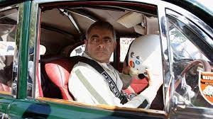 Atkinson eventually put the car up for auction where it crossed the block for $12,200,000, which no doubt put a smile across the comedian's face. Fan Schock Mr Bean Star Rowan Atkinson Fur Tot Erklart Promiflash De