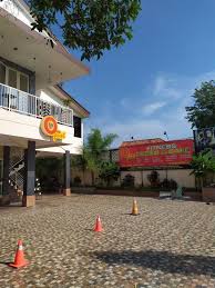 Lebih dari 114 gerai tersebar di 24 kota di seluruh indonesia. One Point Lamongan Gastro Id