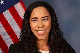 Sister of Indiana organ donor awarded educational scholarship by Indiana  Donor Network Foundation