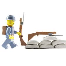 It is a repeating rifle that can hold eight rounds in its forestock tube magazine, one round in the transporter plus one round in the chamber. French Lebel Rifle With Bayonet Minifig Battlefields