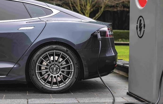 Por qué los carros eléctricos necesitan llantas especiales?- Periodico  Noticias De Asopartes