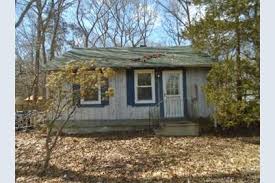 Old lyme, located on the mouth of the connecticut river where it greets long island sound, is home to about 8,000 permanent residents plus several old lyme's most popular beach is sound view on long island sound. 84 Rogers Lake Trail Old Lyme Ct 06371 Mls 170175487 Coldwell Banker