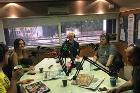 El conductor de 'podemos hablar' estaría internado. Andy Kusnetzoff Gano El Martin Fierro De Oro En Radio Con Homenajes A Pinky Y Cacho Fontana Impulsobaires