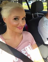 Als sie immer bekannter wurde, li. Daniela Katzenberger So Schones Wetter In Koln Facebook