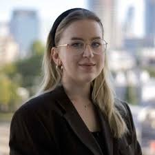 Wow! I just experienced my very first pride parade and it was incredible!  💅🏻 All these beautiful people with smiles