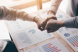 Aproape 5.000 de poze, 300 de reportaje video, tururi virtuale 360 grade, si 2.000 de mesaje ale onestenilor de pretutindeni, cea mai performanta galerie audiovizuala, stiri, informatii, utilitati, mica publicitate Cate Contracte De Munca Poti Avea Simultan