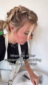 Okay I want to know what color you see. Blonde or brunette? I mean, I love  her bright blonde but this blendy brunette?! What do you think?! Literally  this is my prediction