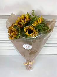 Our california florist directory is provided through a strategic partnership with ftd and teleflora, which has the largest established delivery area with the most reliable, customer service in orange county florist and florists in california, including orange county, california. Dozen Sunflowers Bouquet In Irvine Ca Oc Flowers And Events