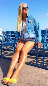 Are flip flops considered shoes? 48 Gals Wearing Sandals Flip Flops Ideas Gal Birkenstock Style Birkenstock Outfit