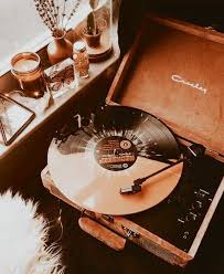 Vintage photo effects for vintage aesthetic fotor's vintage photo editor can help you enhance a picture's design texture, vibrancy, and add antique charm to any of your images easily. ðš™ðš'ðš—ðšðšŽðš›ðšŽðšœðš ðš‹ðšŽðš•ðš•ðšŠðšðš'ðš'ðšðšŠðš•ðšðš˜ Retro Wallpaper Aesthetic Collage Retro Aesthetic