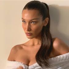Bella Hadid: Şahane Bir Hayatım Var ama Mutsuzum!