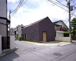 繋がりを生み出す個性的な家 homify 住宅 外観 家 建築士