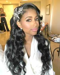 Its very glamorous the first hairstyle we want to show you. 40 Pretty Quinceanera Hairstyles With Crown For Your Special Day New Natural Hairstyles
