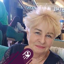 Lea wurde als siamesischer Zwilling geboren. Mit etwa einem Jahr wurde sie  von ihrer Schwester Tabea getrennt, die die Operation nicht überlebt hat.  Ihr wollt wissen, wie es der mittlerweile 17-jährigen Lea