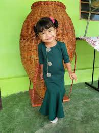 It was popularised in the late 19th century by sultan abu bakar of johor. Mybaju Membantu Anda Mencari Tailor Bagi Tempahan Baju Muslim Muslimah