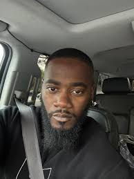 Glo's new appearance and potential plastic surgery