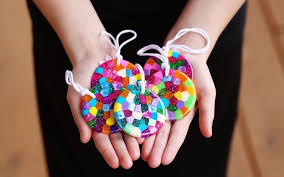 Après 7 semaines de travaux, le rer a reprend son service normal à partir du 31 août. Travaux Manuels Enfants Avec Perles Fondues Pour Encourager Creativite