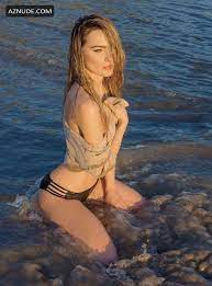 Belinda Peregrin Sexy in Esquire Mexico - AZNude