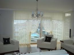 Desenli perde modelleri beyaz ağırlıklı ancak modern desenler taşıyor. Kruvaze Perde Nasil Yikanir Melek Kadinlar Kulubu