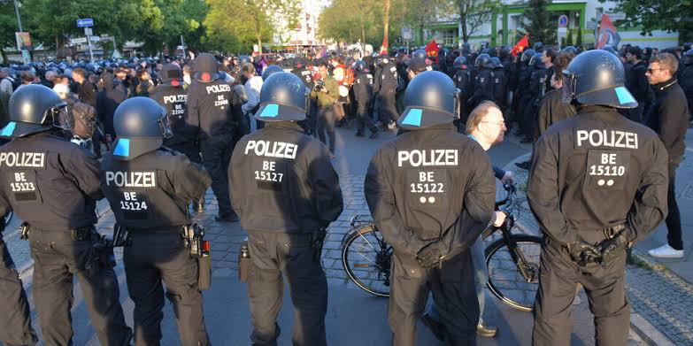 Gewerkschaft sehnt sich nach alten Zeiten: Die Polizei mobilisiert zum 1.  Mai | taz.de