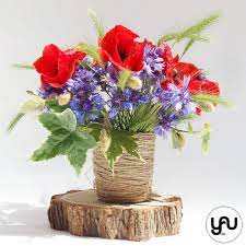 Flori albastre din flora spontană a carpaţilor. Flori De Camp Maci Si Albastrele Floral Arrangements Flowers Floral