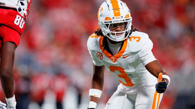 Rookie cornerback Jermod McCoy is preparing for a high-stakes training camp debut, do AI tạo