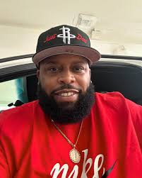 Feelin “97ish” 😏 “I can…” #kotd Nike Air Max 90 “Silver Bullet” from the  icon flip pack #1997 #airmax97 #silverbullet #airmax97silverbullet  #bigalkicks #igsneakercommunity #airmax #nikeairmax97 #airmax90 #nsw  #nikesportswear