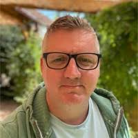 800+ perfiles de «Rumney»