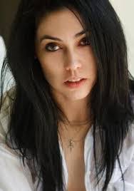 Carrie Maurer's Instagram, Twitter & Facebook