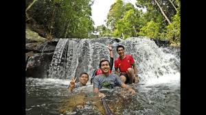 Air terjun lubuk batang memang belum terekspos ke masyarakat luas, hanya warga sekitar saja yang tahu karena tempatnya yang tersembunyi dan jauh dari akses jalan utama. Explore Lubuk Nginio Kampar Riau Youtube