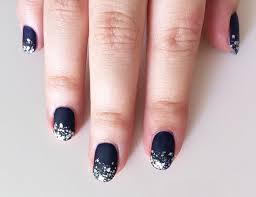 Chic, minimalist, and surprisingly sure, you could bedazzle your nails with glittery rhinestones and intricate designs of reindeer and. Holiday Nail Art Ideas Popsugar Beauty