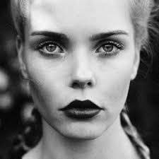 Paula Damm's Instagram, Twitter & Facebook