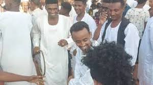 ادري يعني هسه انتو دايخين هيه ليش الصور الي هسه موجودات الي هيه منزلتها يعني مو فاضحات تره ماكو فرق بين الملابس الداخليه وبين هذا اللبس فلا فضيحه ولا ابد. Ø­Ø³ÙŠÙ† ÙˆØªØ± ÙŠØ¹Ø²Ù ÙÙŠ Ø²ÙˆØ§Ø¬Ù‡ Mp3