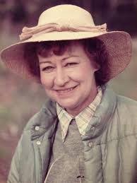 Jeanine Peck's Instagram, Twitter & Facebook