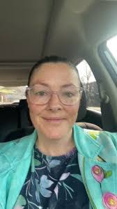 Annette Avery's Instagram, Twitter & Facebook